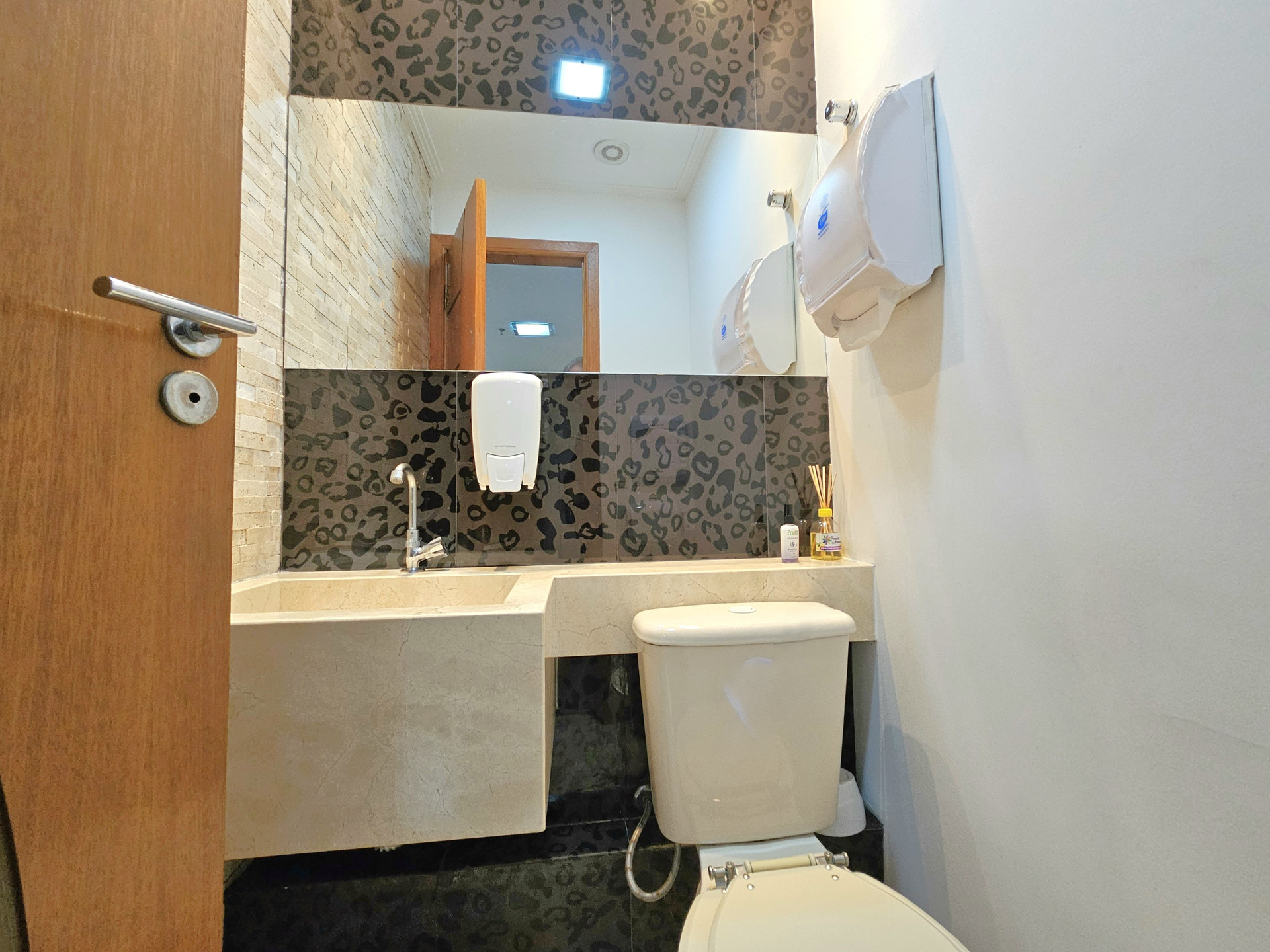 Exclusividade em Moema: Conjunto de 151m², 5 Salas e 4 Vagas - foto 7